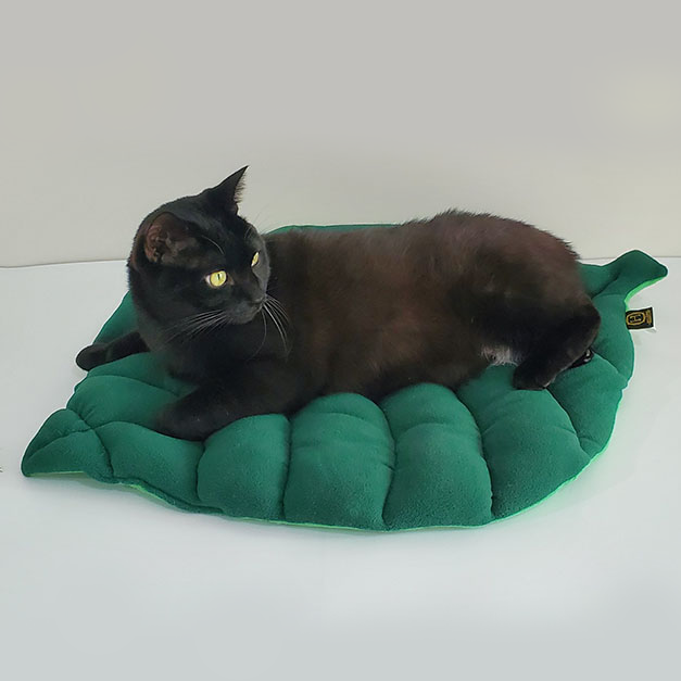 Duo-sided Leafy Cat Bed